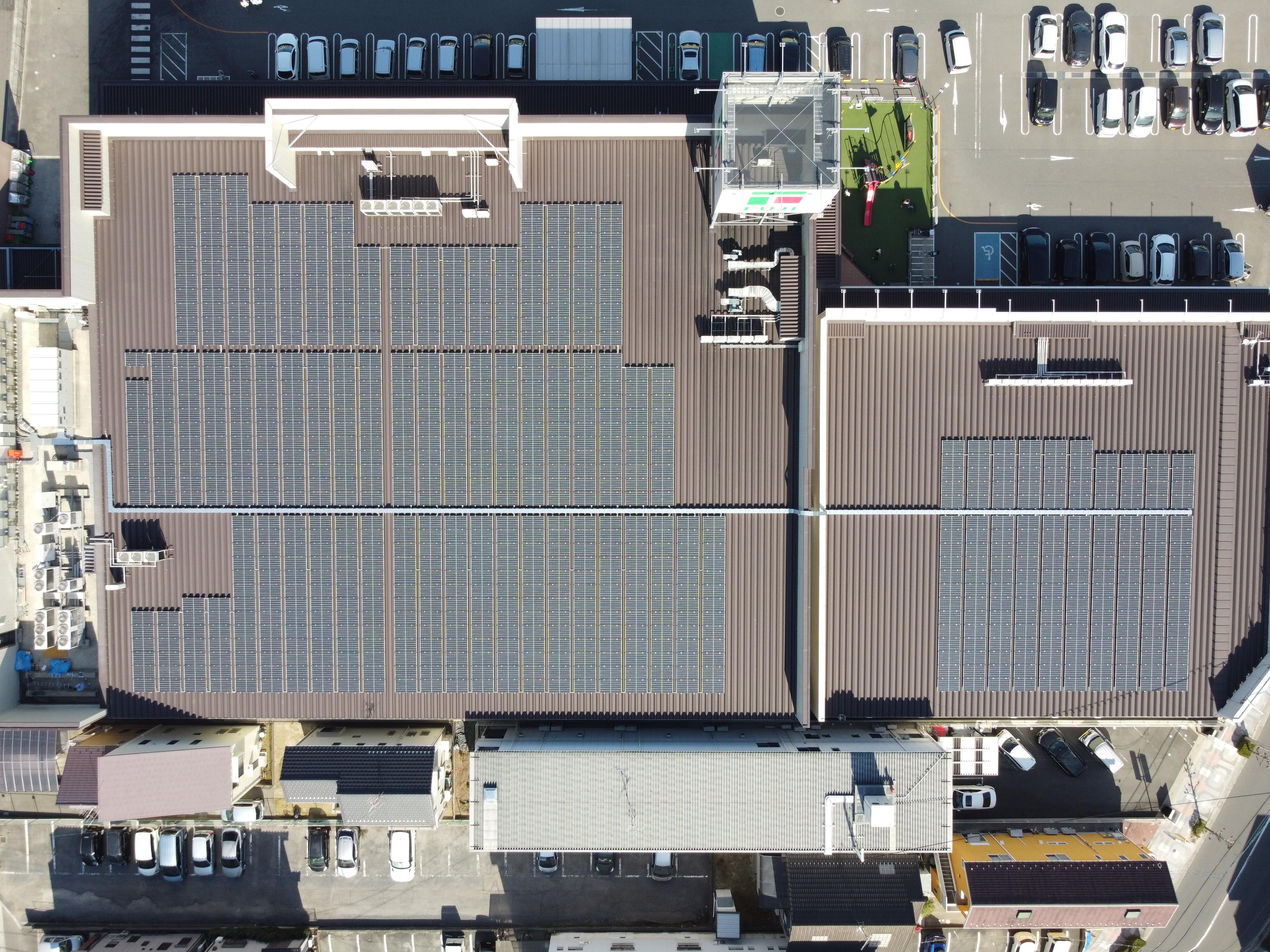 【フジ海田店】スーパー屋上太陽光発電設備 DC300kW