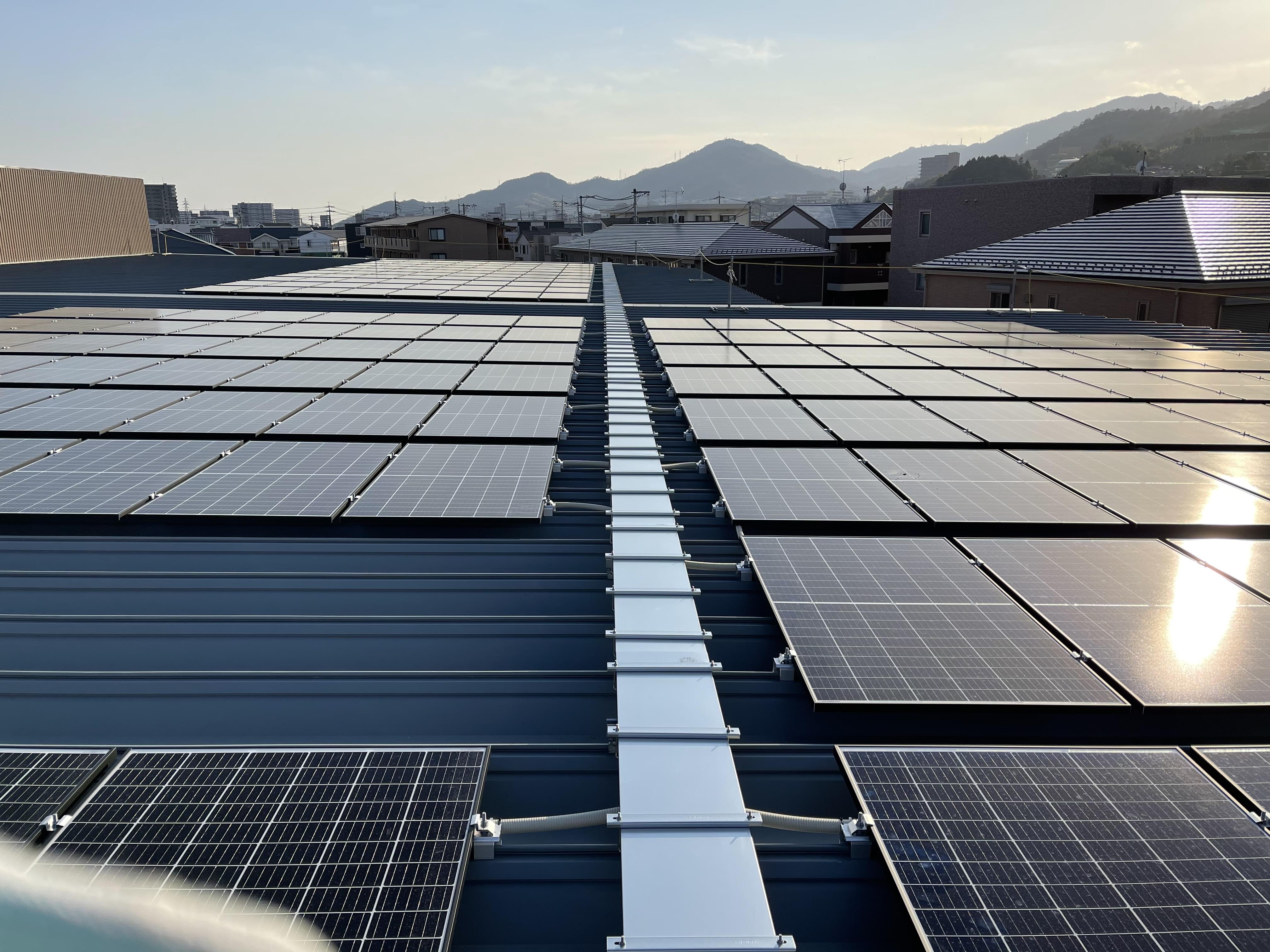 【フジ古市店】スーパー屋上太陽光発電設備 DC180kW